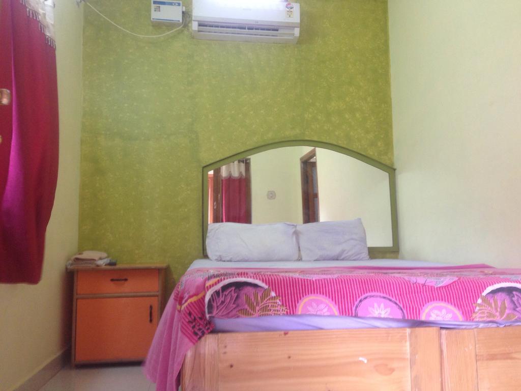 Thilak Home Stay Хампи Екстериор снимка