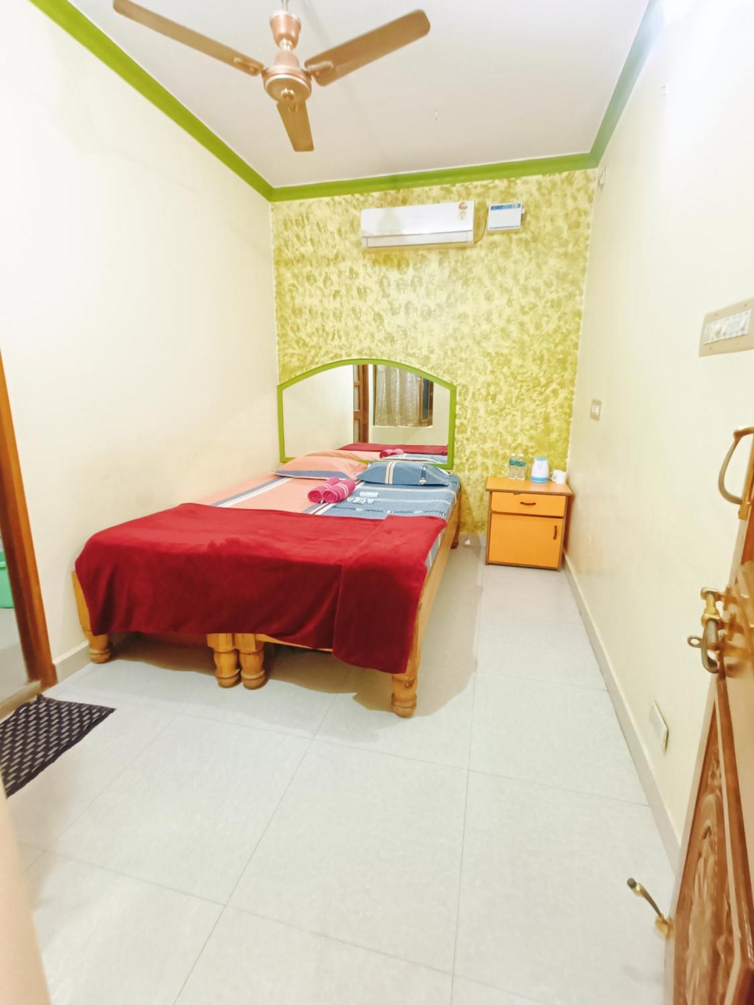 Thilak Home Stay Хампи Екстериор снимка