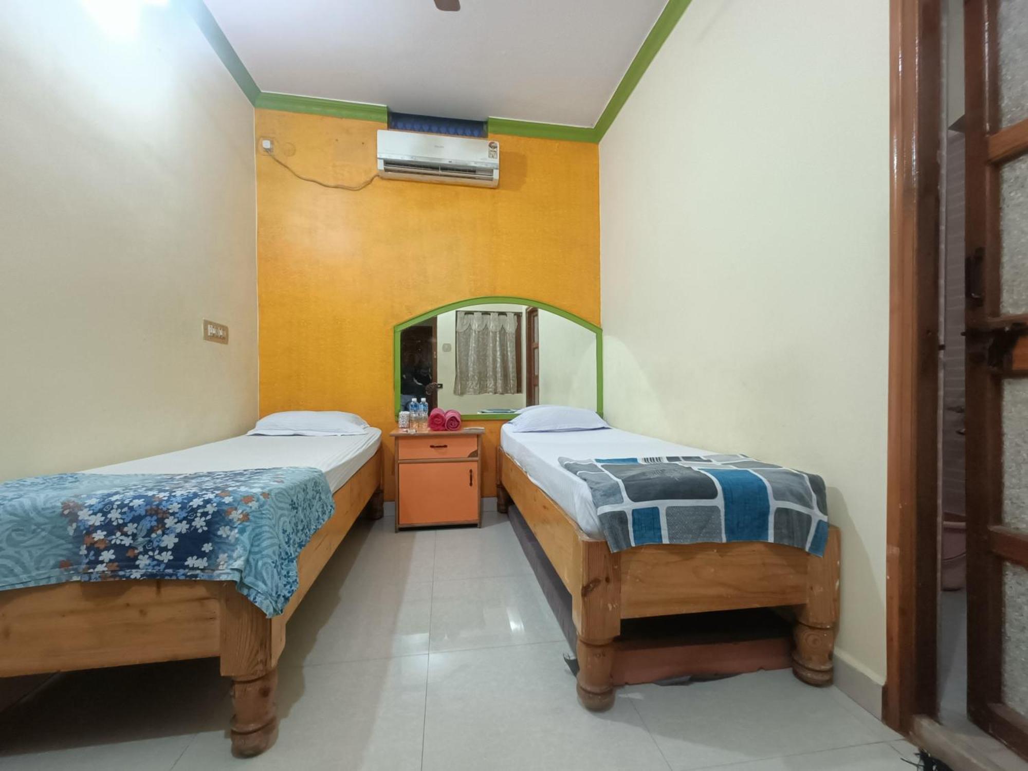 Thilak Home Stay Хампи Екстериор снимка