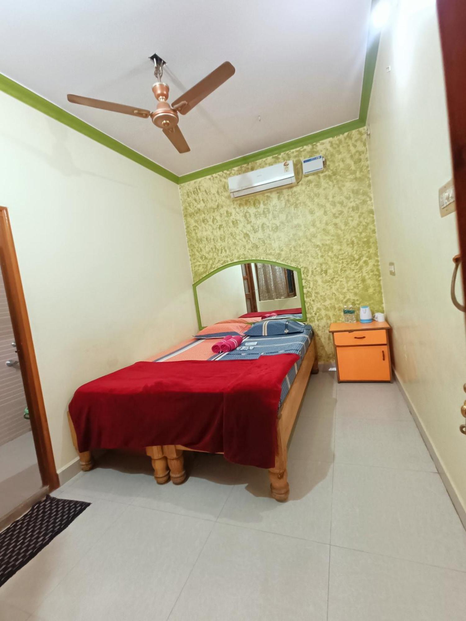 Thilak Home Stay Хампи Екстериор снимка