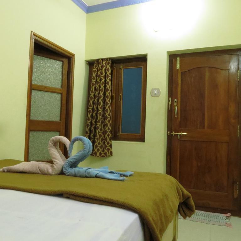 Thilak Home Stay Хампи Екстериор снимка