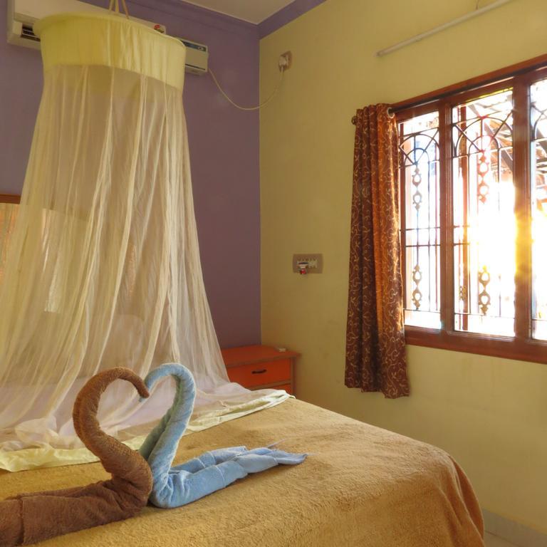 Thilak Home Stay Хампи Екстериор снимка