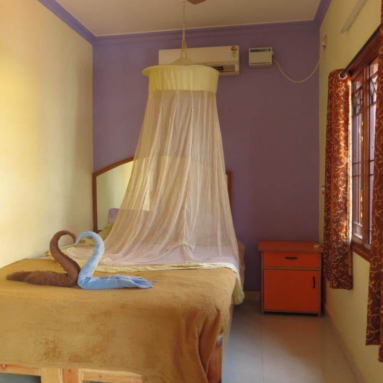Thilak Home Stay Хампи Стая снимка